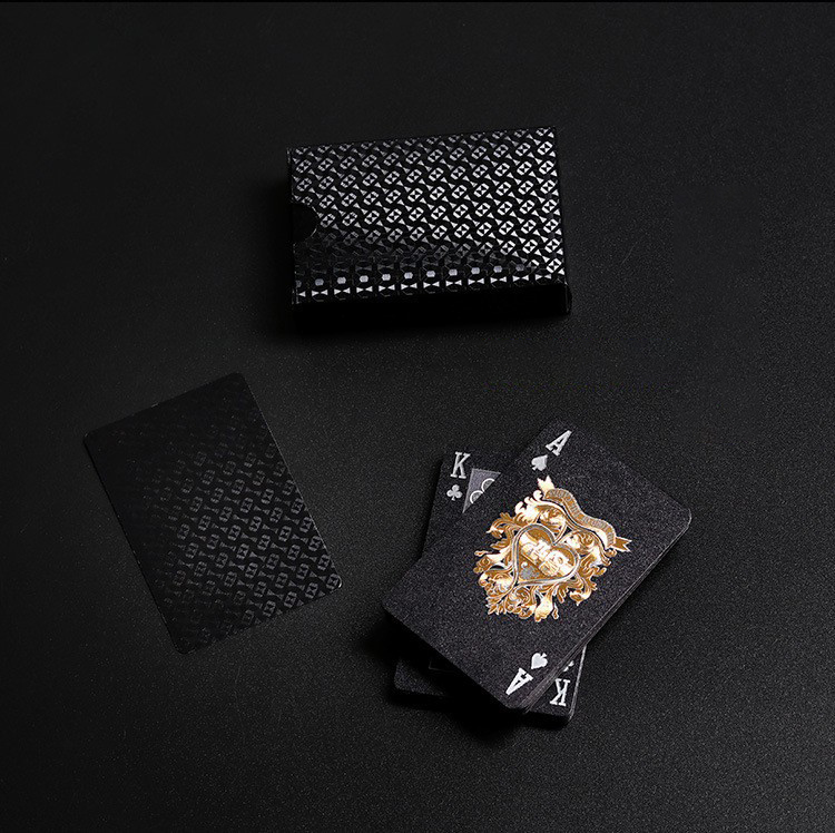 4 Pieces Plastic Poker Playing - đánh giá và giá Board Game Yearbook